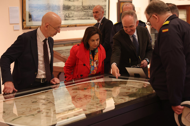 Imagen noticia:La ministra de Defensa pone en valor la aportación al patrimonio de nuestro país del Museo Naval de la Armada