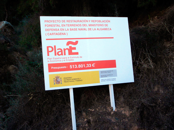 Cartel PlanE del proyecto de reforestación en en la Base Naval de La Algameca