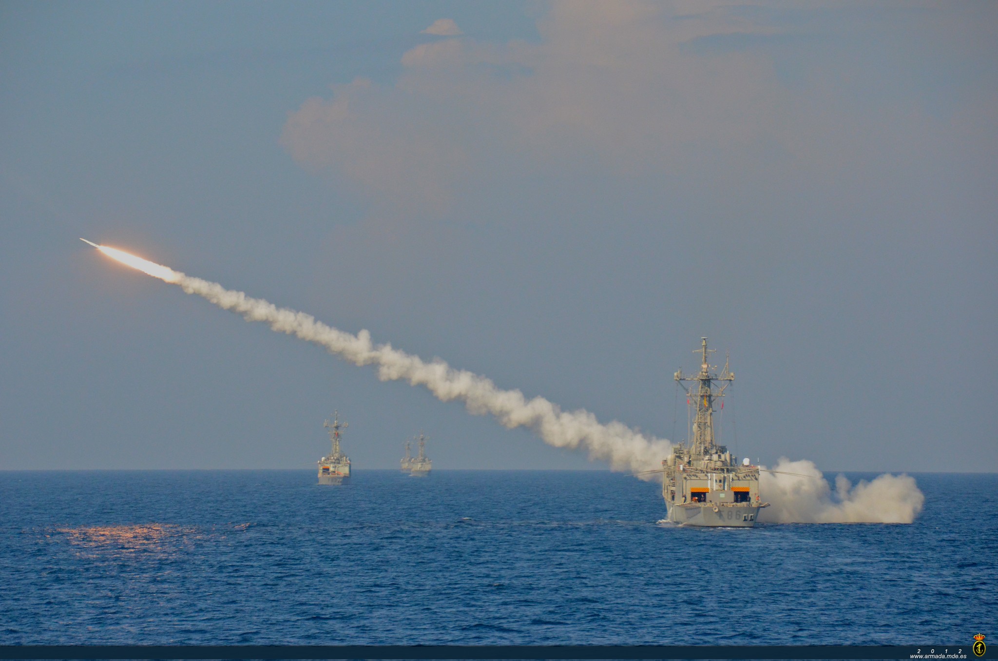 Lanzamiento de un misil de la Fragata Santa María