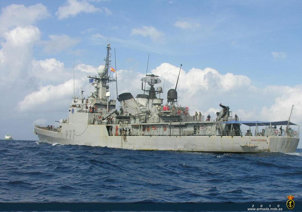 El patrullero Infanta Cristina avista al buque Alpha Kirawira