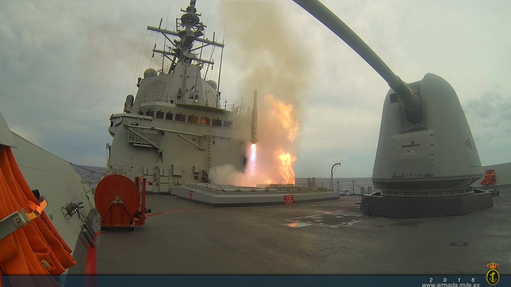El lanzamiento de misiles como parte de la certificación supone un hito en la Armada Española