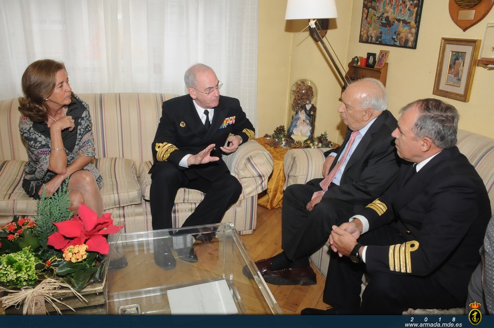 Visita AJEMA al domicilio del vicealmirante, en situación de Segunda Reserva, Excmo. Sr. D. Julio Albert Ferrero