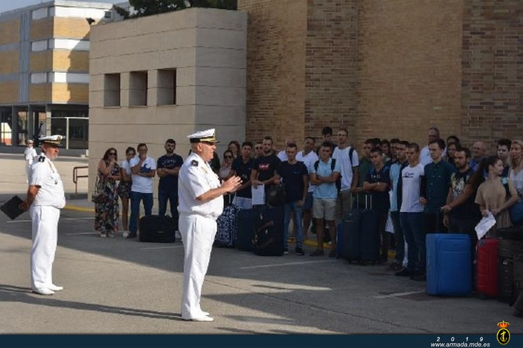 Incorporación de nuevos alumnos al Curso de Acceso a la Escala de Suboficiales de la Armada