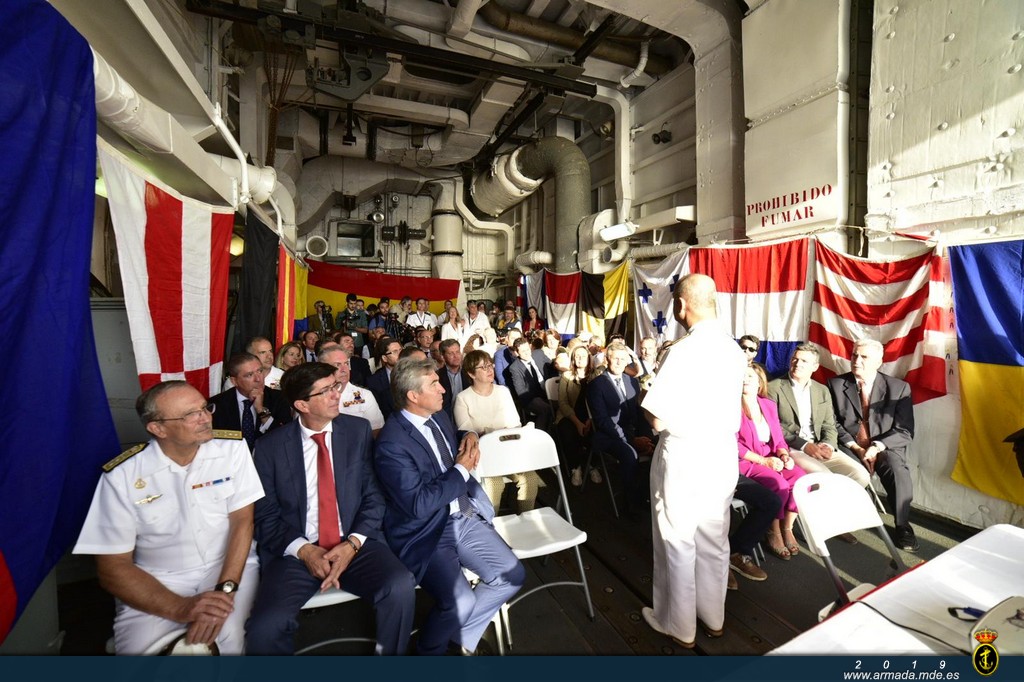 La Armada celebra un Acto de Homenaje a las Dotaciones de la Primera Circunnavegación a bordo de la fragata "Victoria"