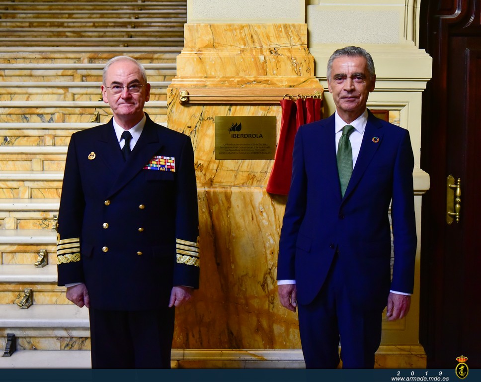 La Fundación Iberdrola y la Armada inauguran la iluminación de la Escalera Monumental de su Cuartel General en Madrid