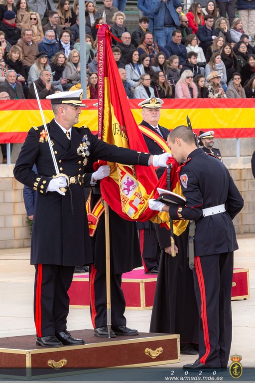 Jura de Bandera en la Escuela de Infantería de Marina "General Albacete y Fuster"