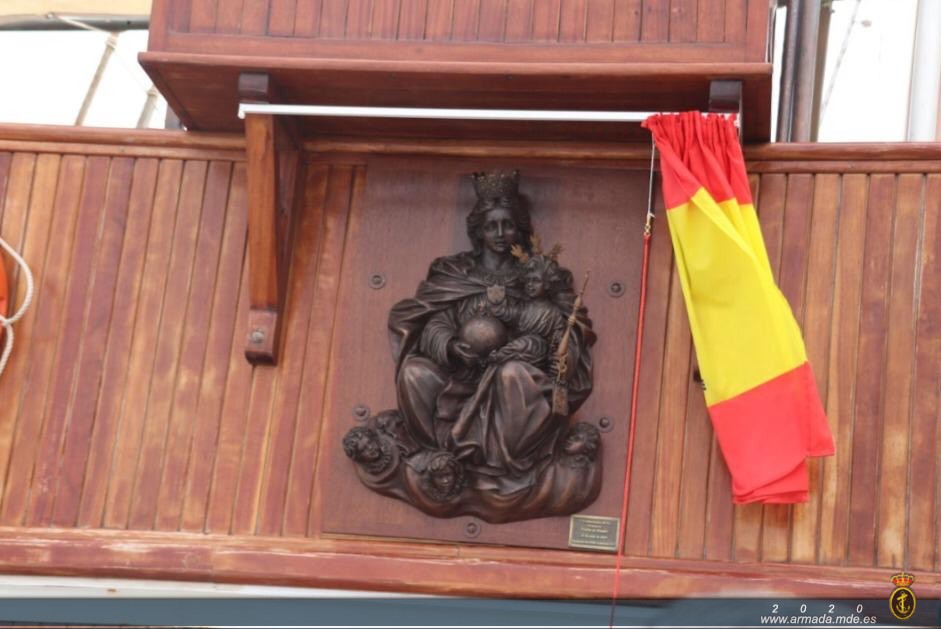 El CEU Andalucía dona una imagen de la Virgen del Carmen al Buque Escuela Juan Sebastián de Elcano