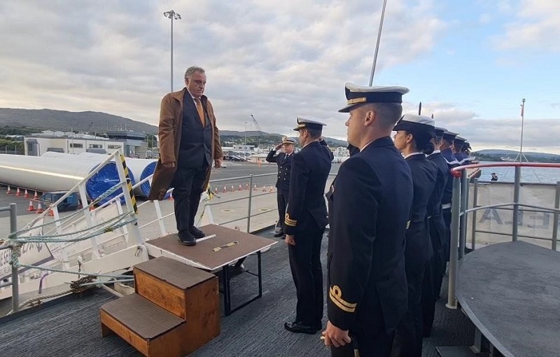 The Spanish Ambassador to Ireland is welcomed by the ship’s crew.