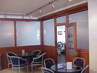 Vista interior cafetería. Foto 2