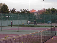 Vista pista tenis descubierta. Foto 2