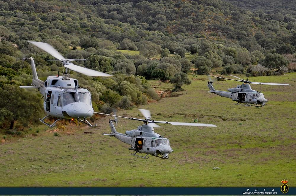 Despegue en formación HELO 3ª Escuadrilla y dos UH-1Y (EE.UU.) PHIBLEX 01-14
