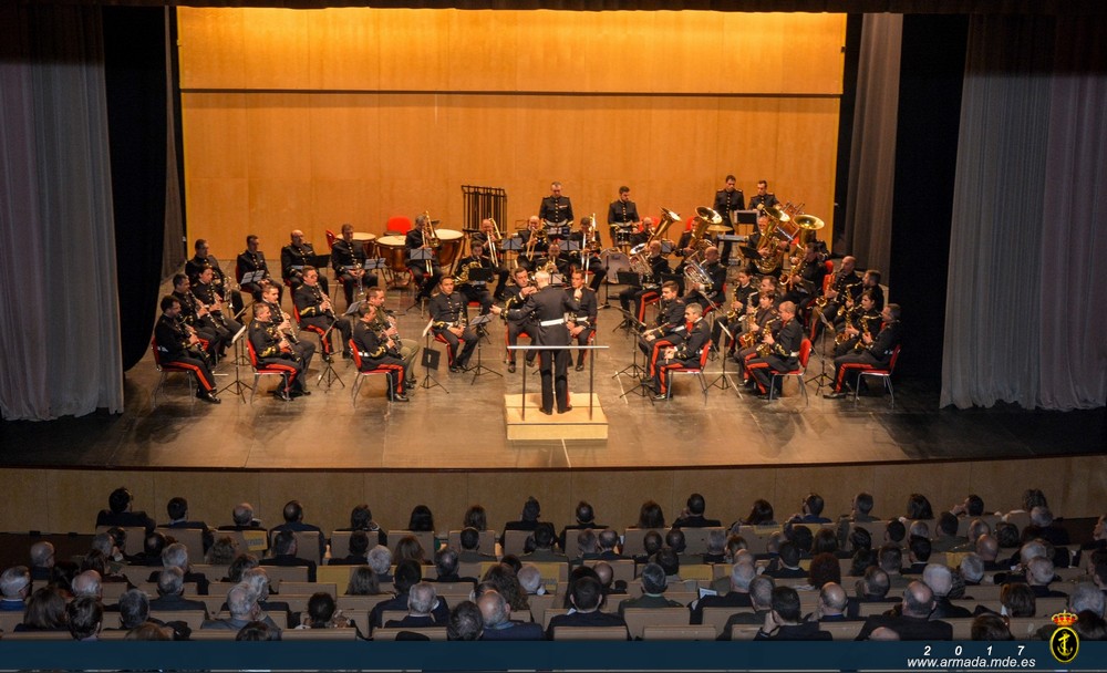 La Banda de Música de la Escuela Naval Militar ofreció un concierto a la clausura del acto 