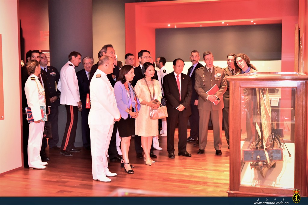 Ministra de Defensa inaugura exposición Asia y el Museo Naval