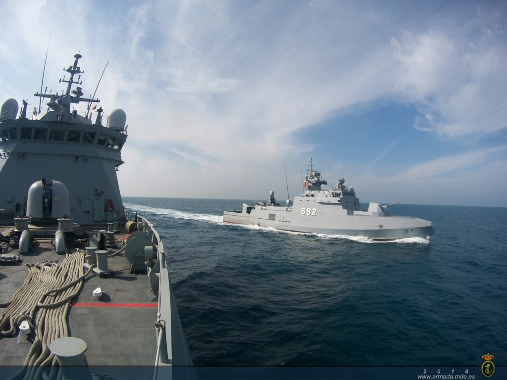 El buque de acción marítima "Relámpago" hace escala en Alejandría