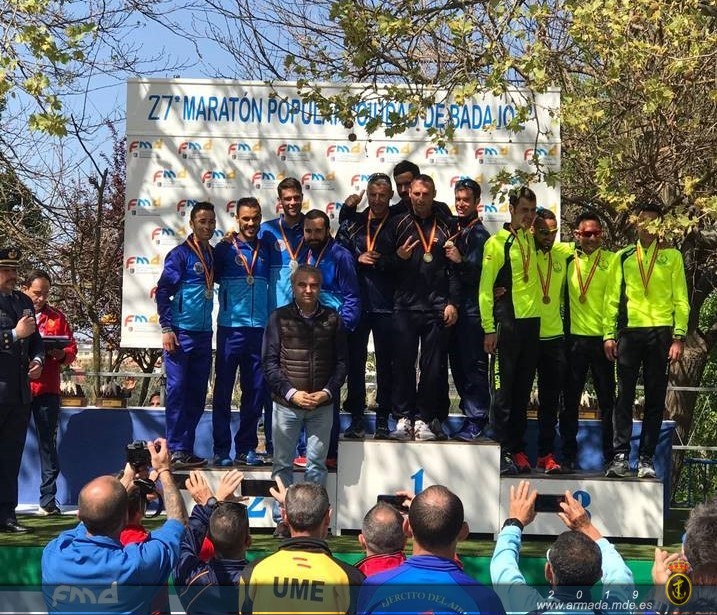 El equipo de atletismo de la Armada en el Campeonato Nacional Militar de Maratón