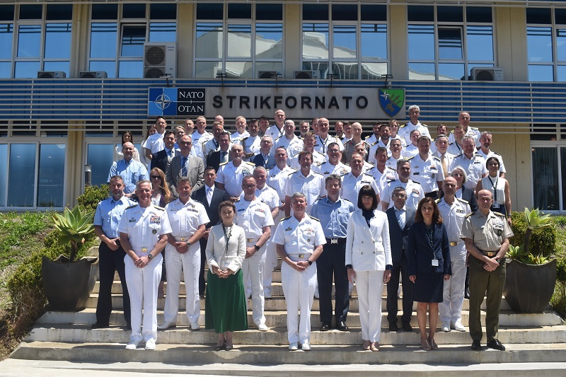 Participants in the debriefing conference at the STRIKFORNATO’s Headquarters.