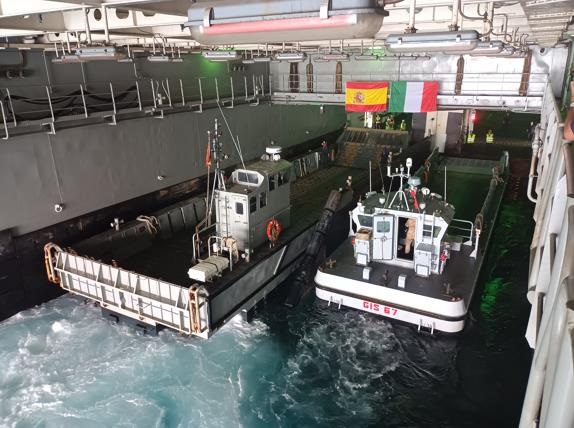 Italian and Spanish LCMs inside the dock of the LPD ‘Galicia’.