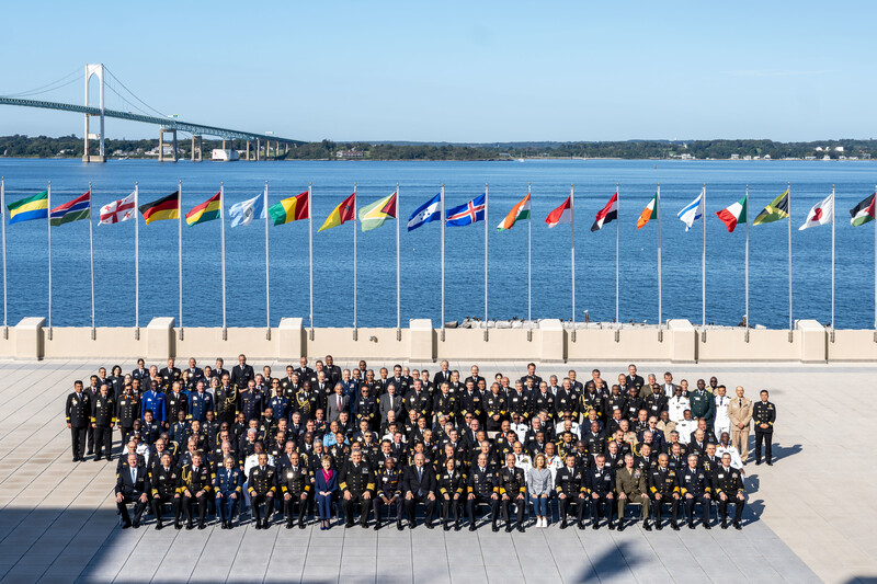 Foto conmemorativa del International Seapower Simposium
