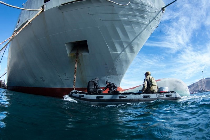 Teams operating near the ship ‘Ysabel’
